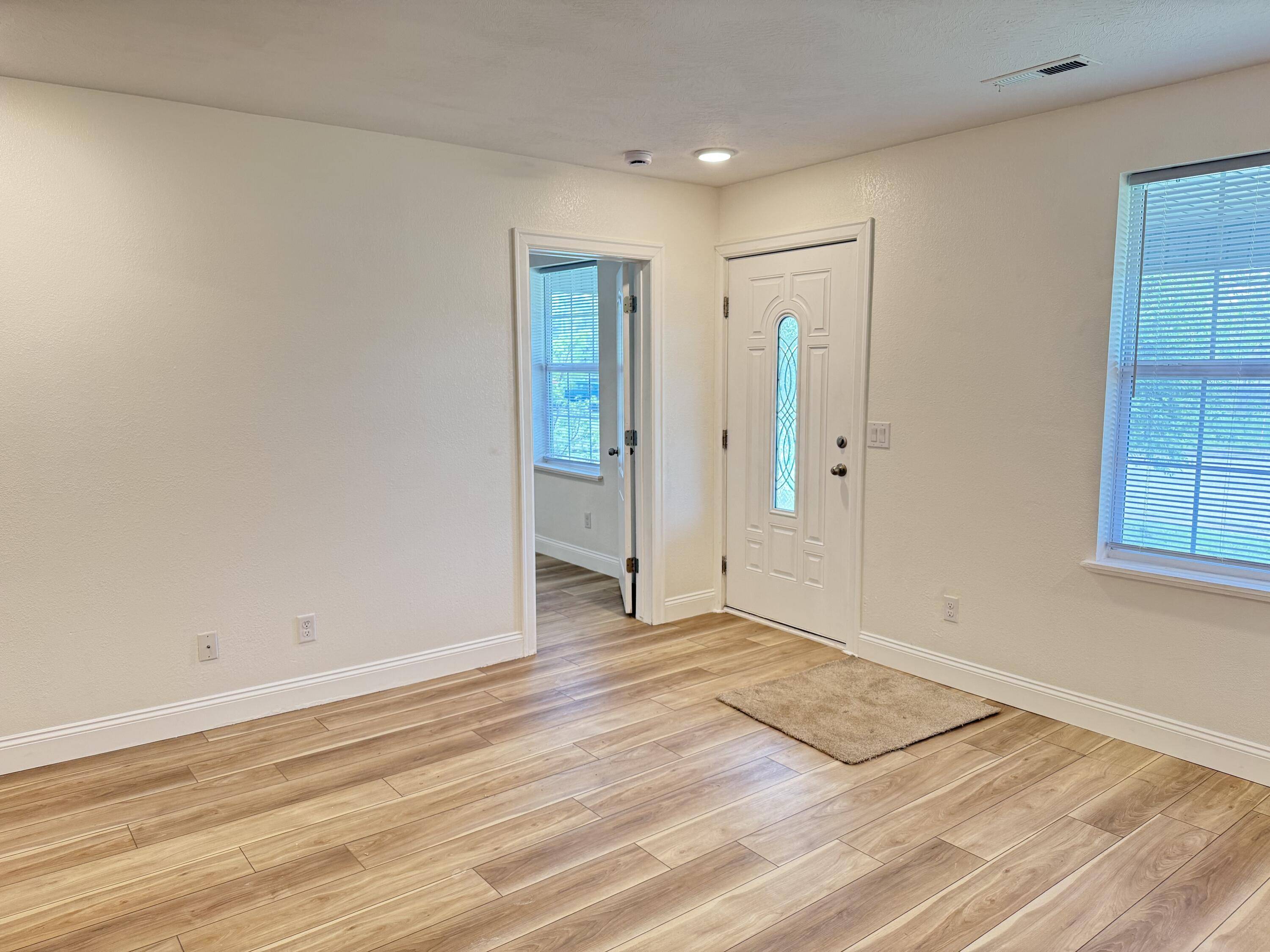 Bolivar, MO 65613,216 W Walnut ST