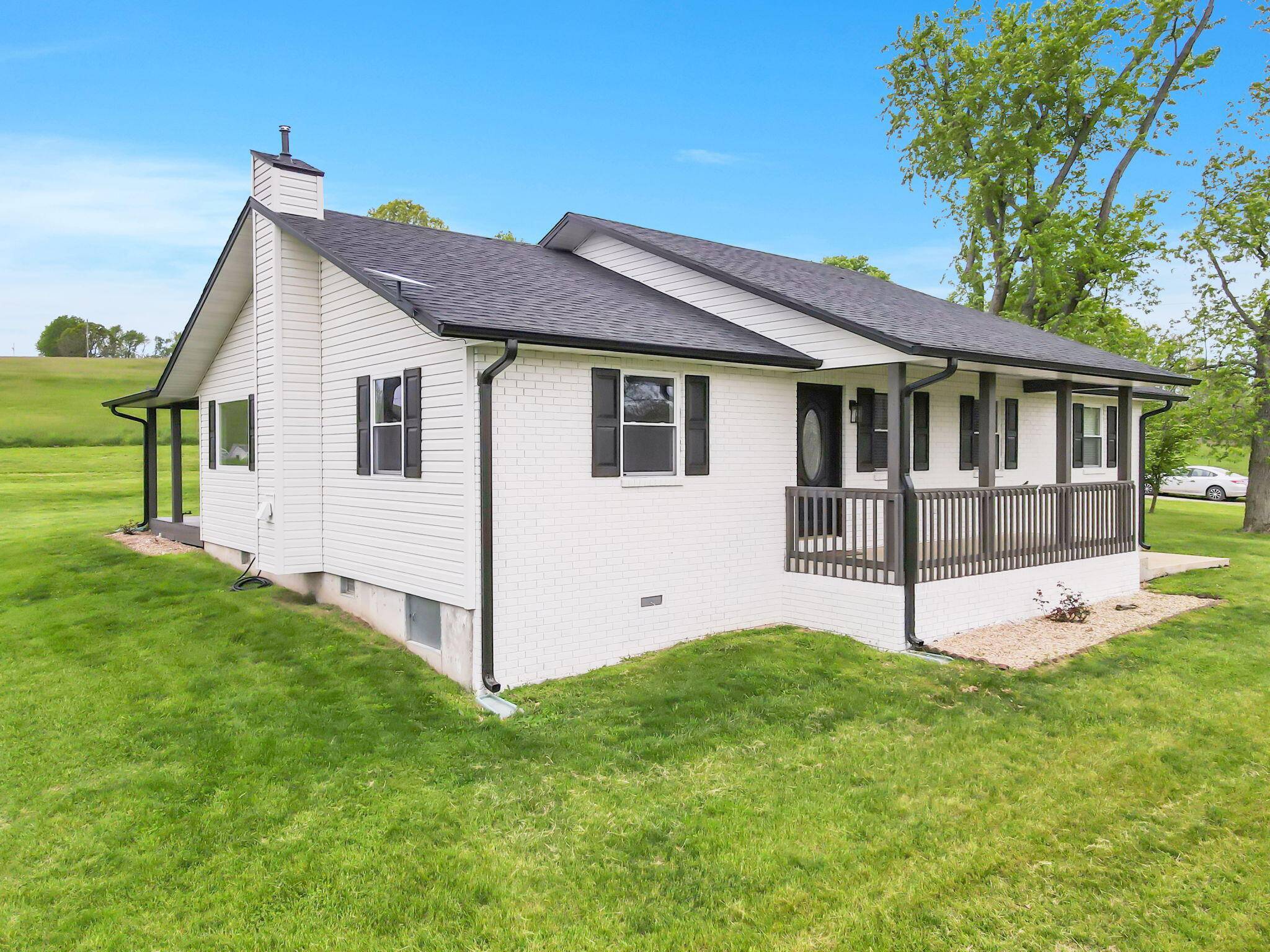 Ava, MO 65608,11276 Co Road A-408