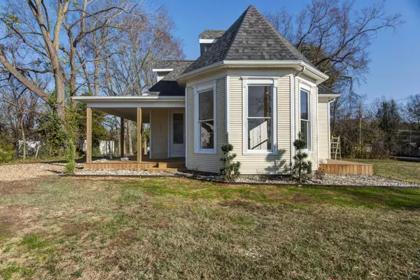 Ozark, MO 65721,308 S 6th AVE