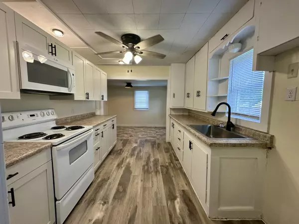 Marshfield, MO 65706,537 S Walnut ST