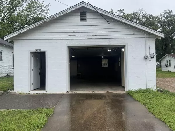 Neosho, MO 64850,908 N Lincoln