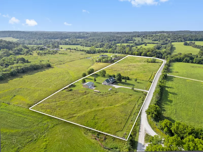 1215 E 515th RD, Morrisville, MO 65710