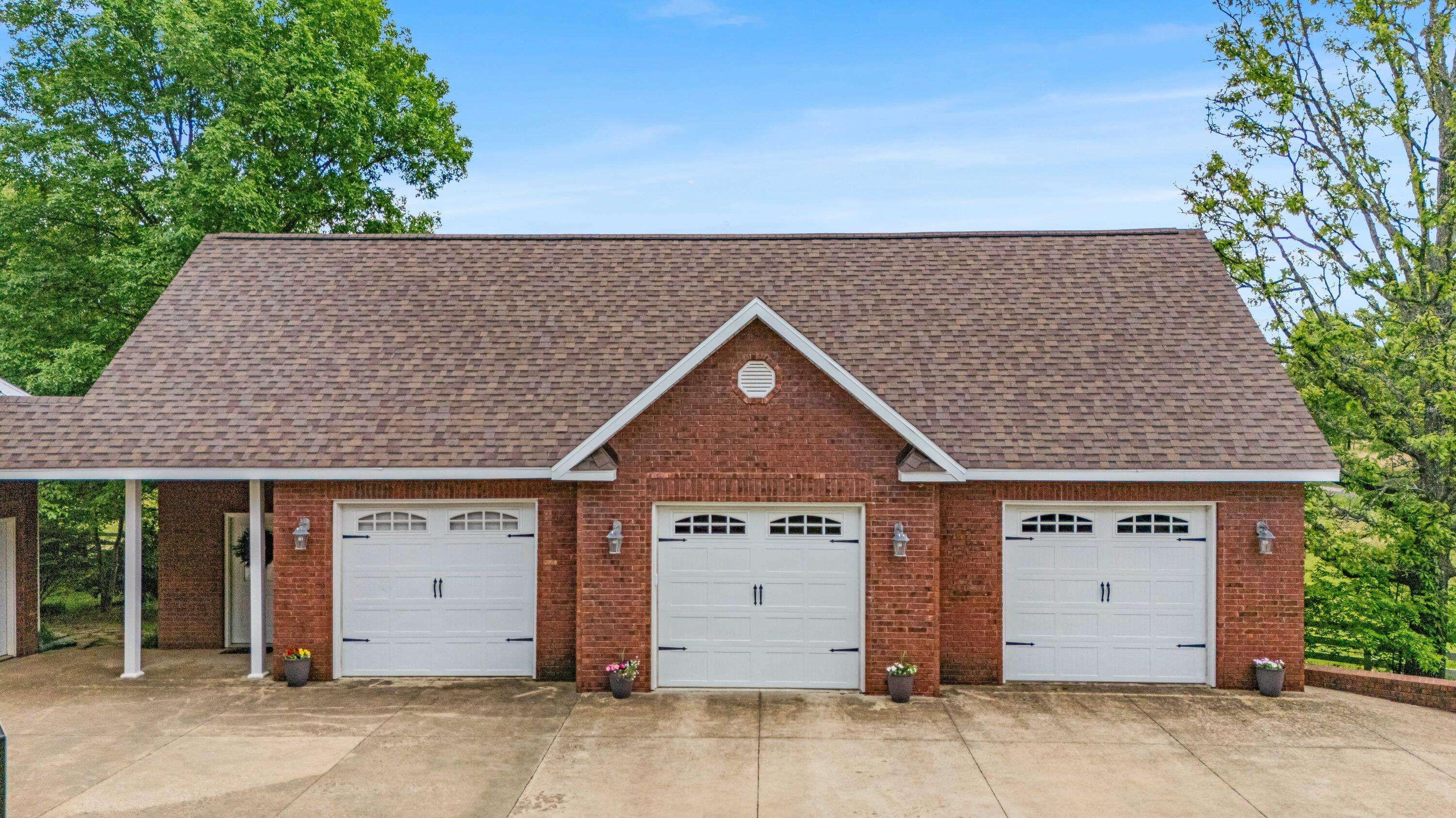 West Plains, MO 65775,8980 Private Road 9689