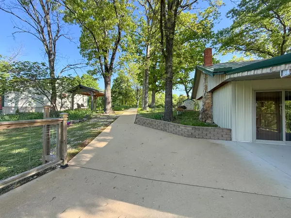 Cabool, MO 65689,13060 Highway Ee (Option 2)