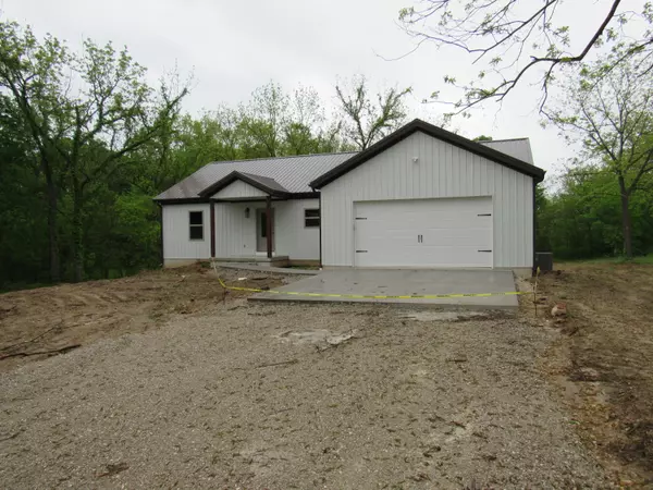 Marshfield, MO 65706,748 Birdsong LN