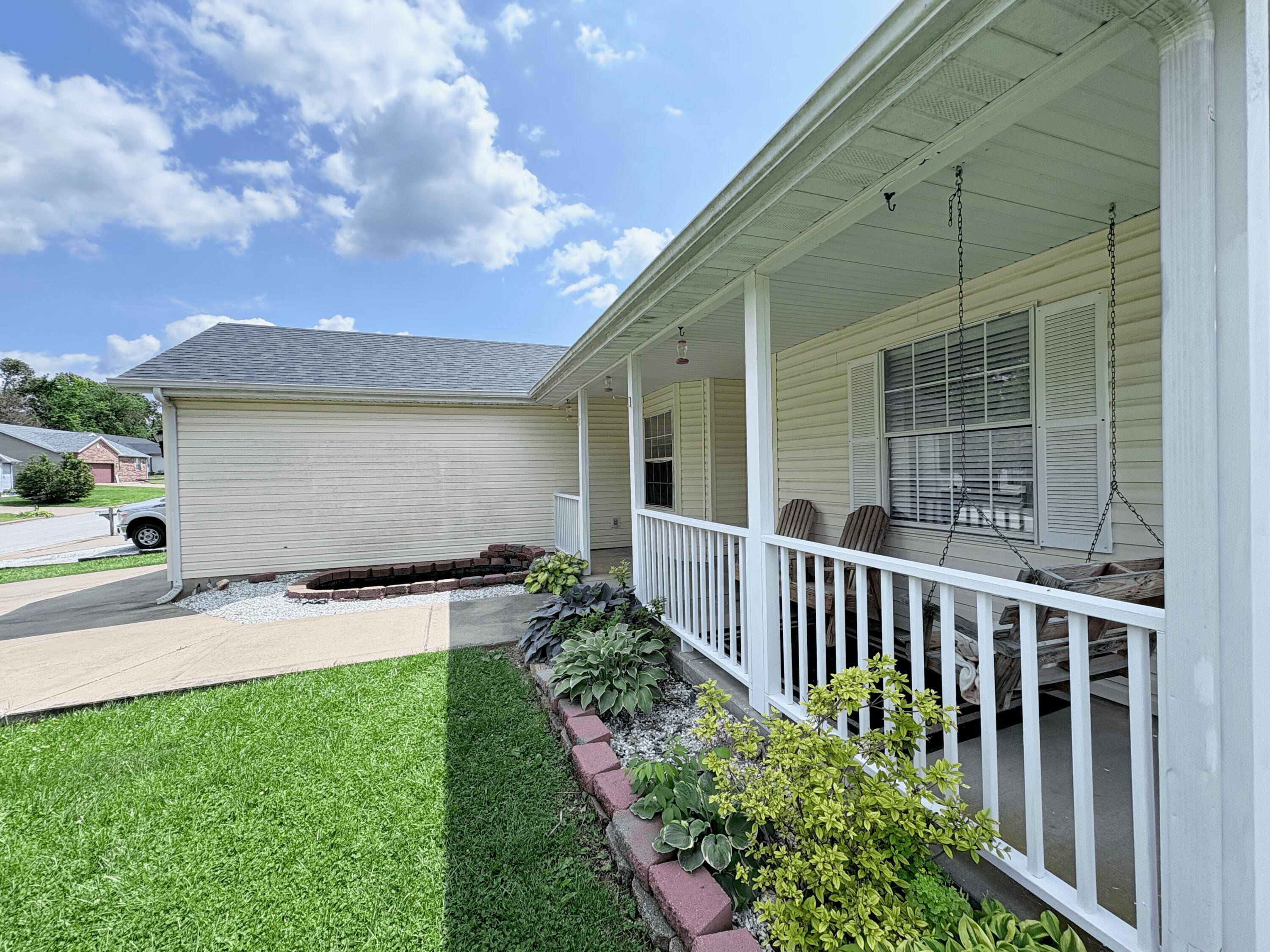 Nixa, MO 65714,707 S Eastridge