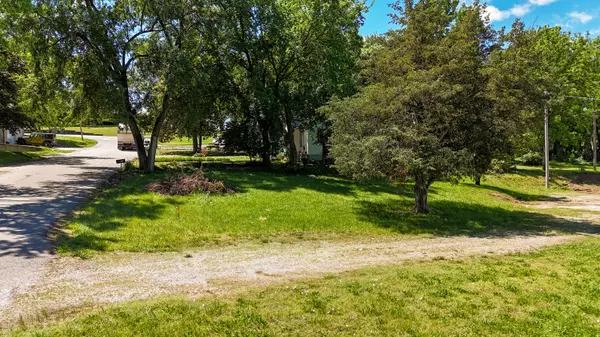 Mt Vernon, MO 65712,355 Roberts DR