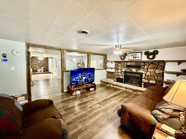 Raymondville, MO 65555,19755 Wildwood DR