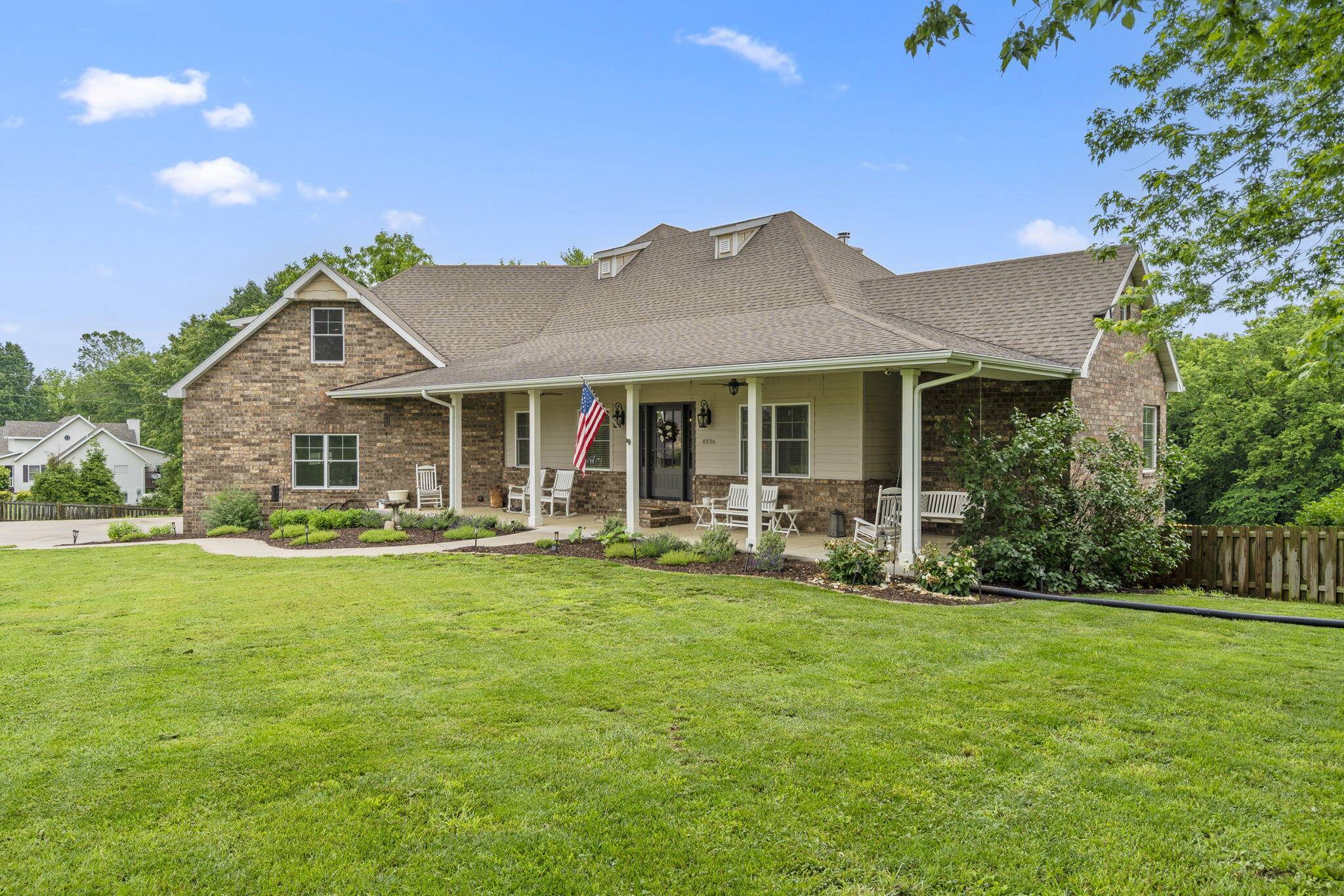 4936 S Butterfield PL, Brookline, MO 65619