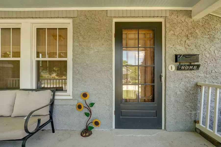 559 E Pleasant ST, Mt Vernon, MO 65712