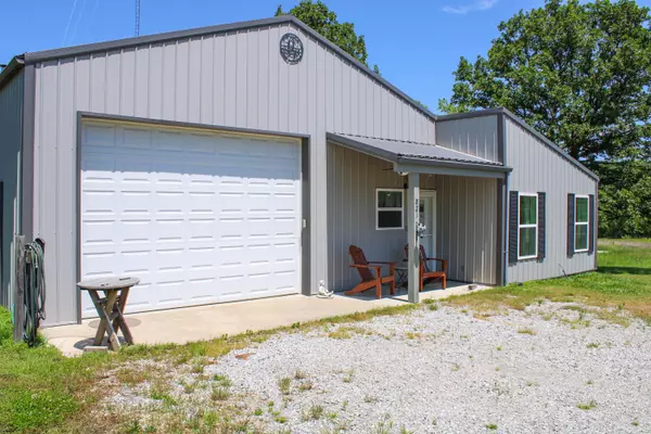 Osceola, MO 64776,821 NW B HWY