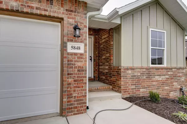 Battlefield, MO 65619,5848 S Canterbury LN #Lot 127