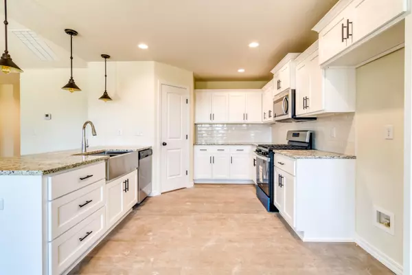 Nixa, MO 65714,613 W Arbor Glenn DR