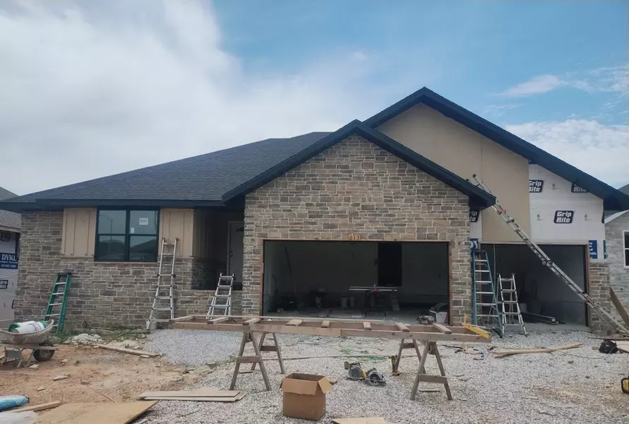 613 W Arbor Glenn DR, Nixa, MO 65714