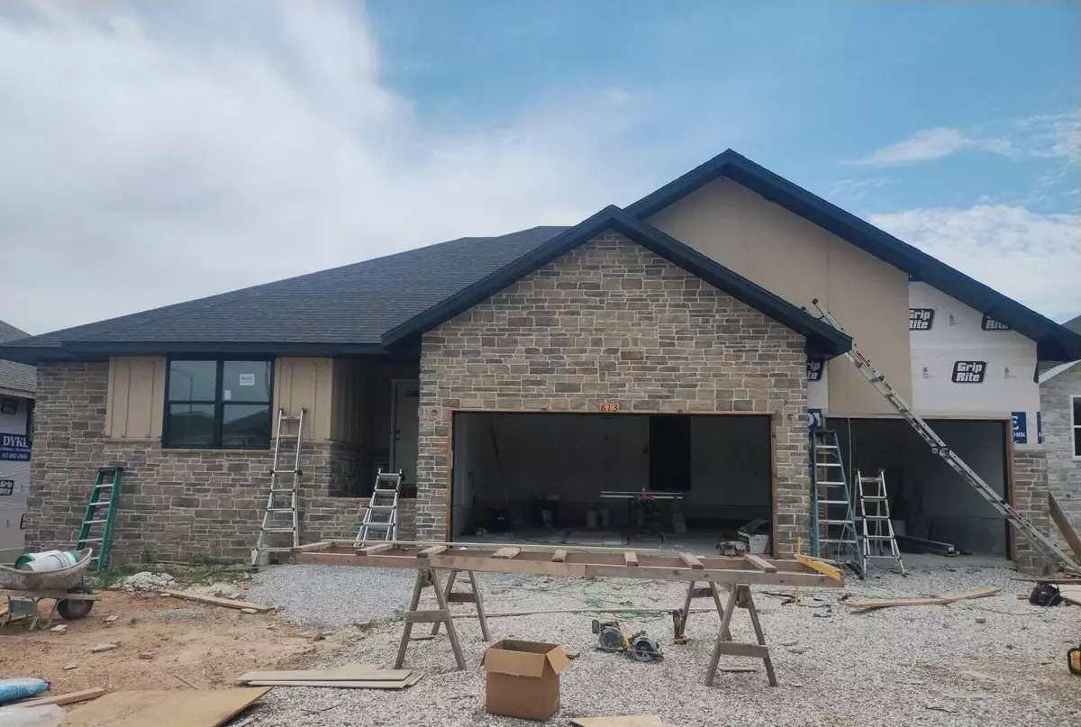 Nixa, MO 65714,613 W Arbor Glenn DR