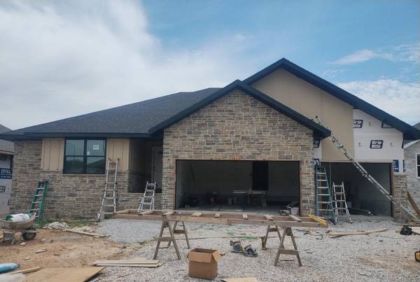 613 W Arbor Glenn DR, Nixa, MO 65714