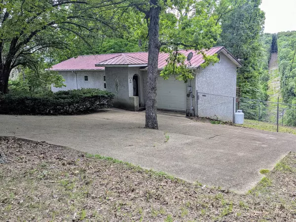 Branson West, MO 65737,1649 Talking Rocks RD