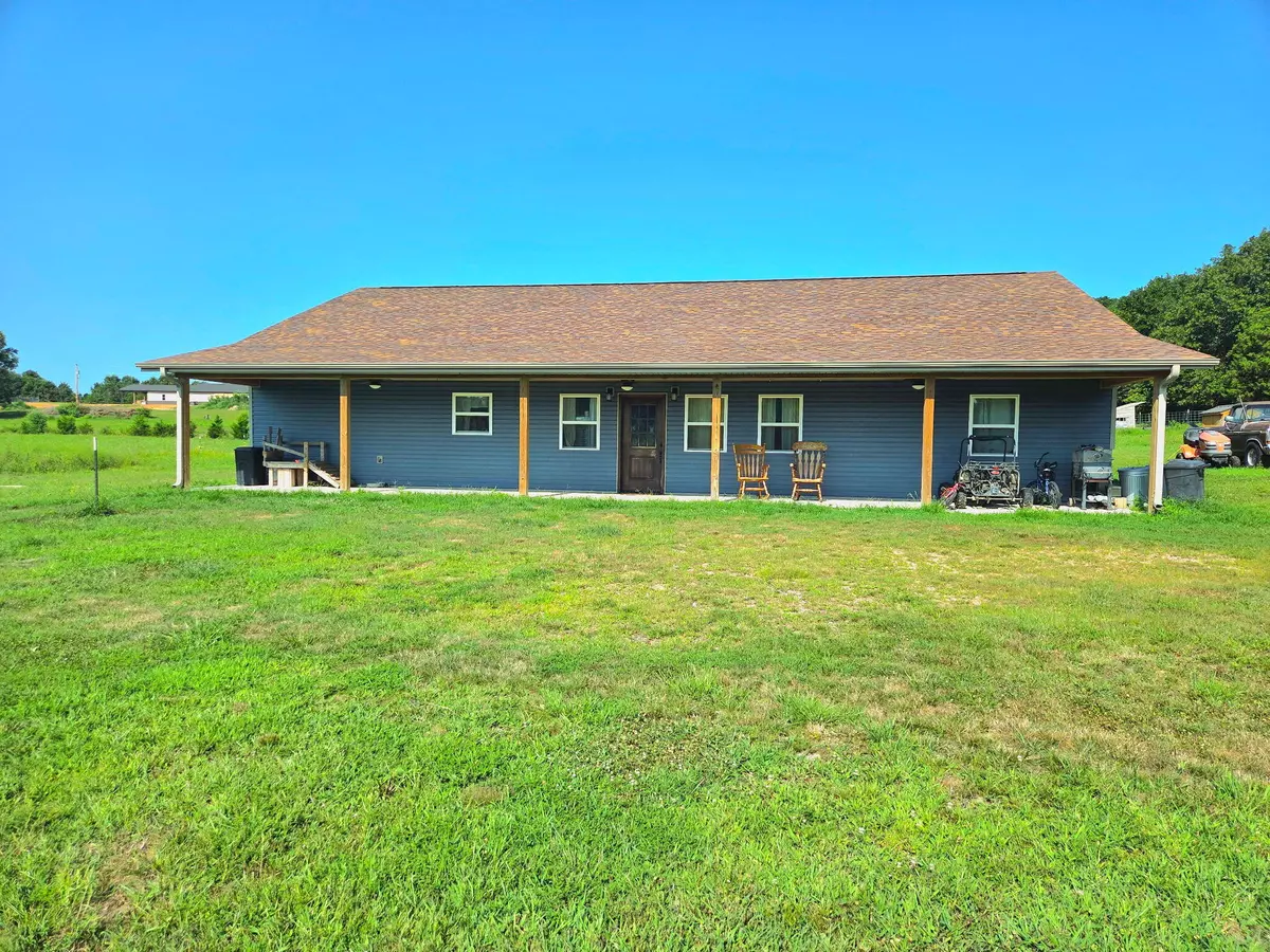West Plains, MO 65775,8689 County Road 7110