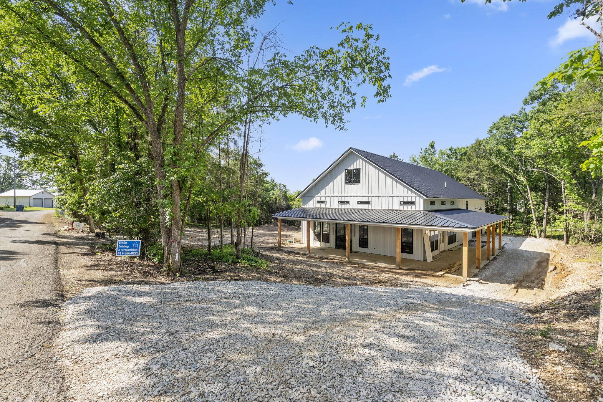 3 Willow LN, Kimberling City, MO 65686