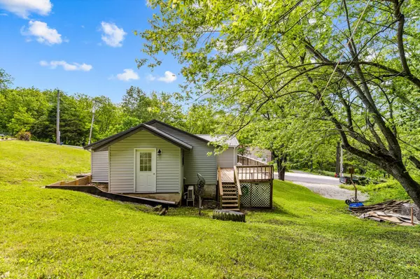 Mansfield, MO 65704,305 S Rock AVE