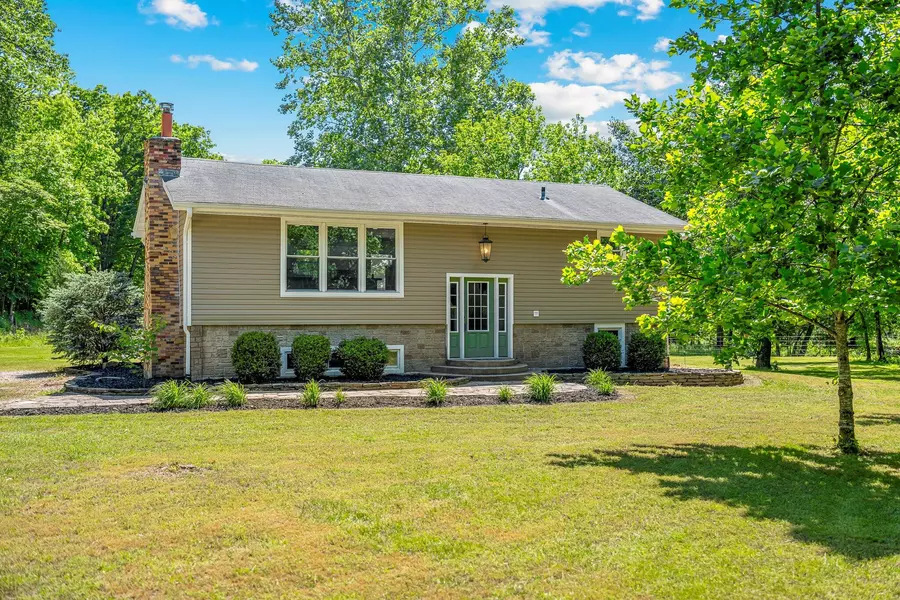952 Monterrey RD, Highlandville, MO 65669