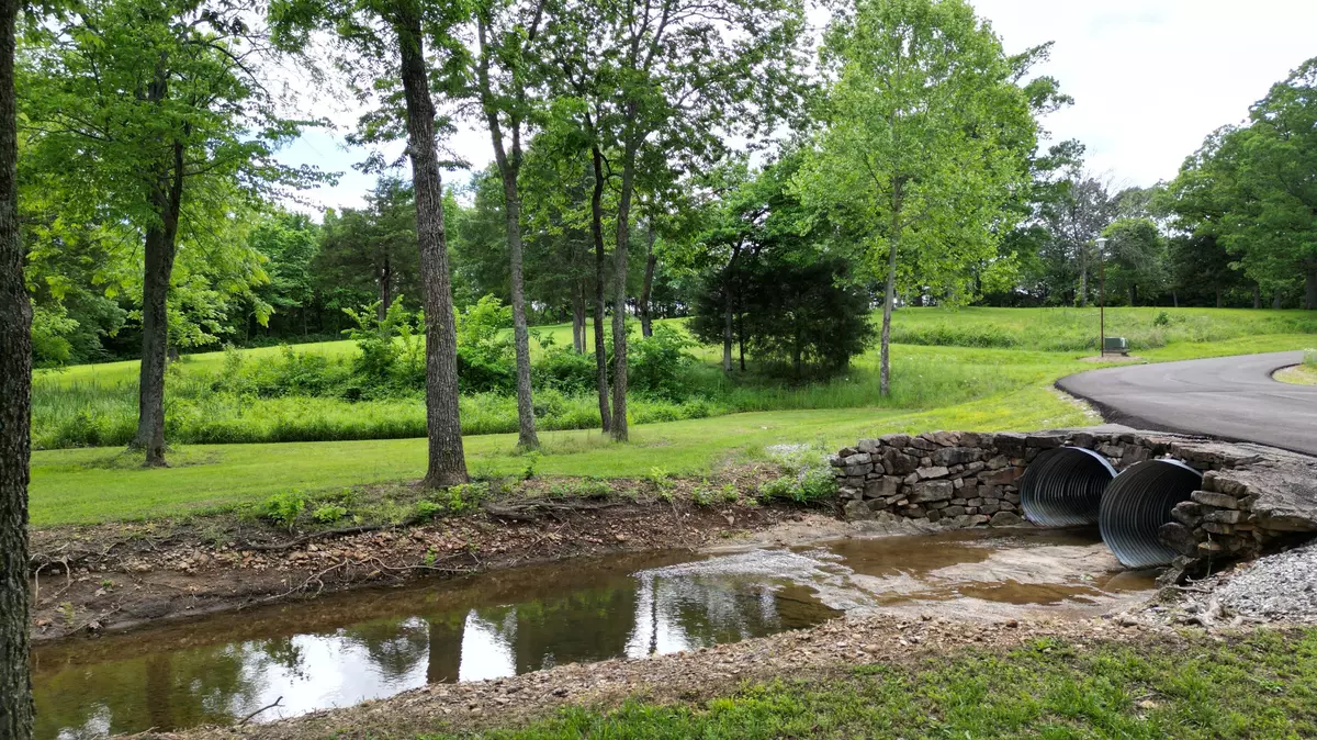 Bolivar, MO 65613,4269 S 93rd Road