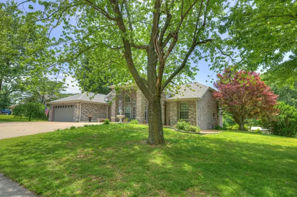 Neosho, MO 64850,2214 Varney