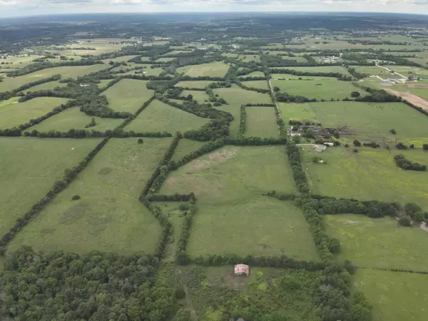 002 E 500 RD, Bolivar, MO 65613