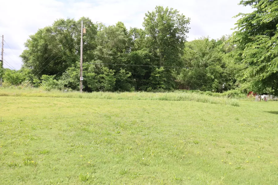 602 W 32 HWY, Stockton, MO 65785