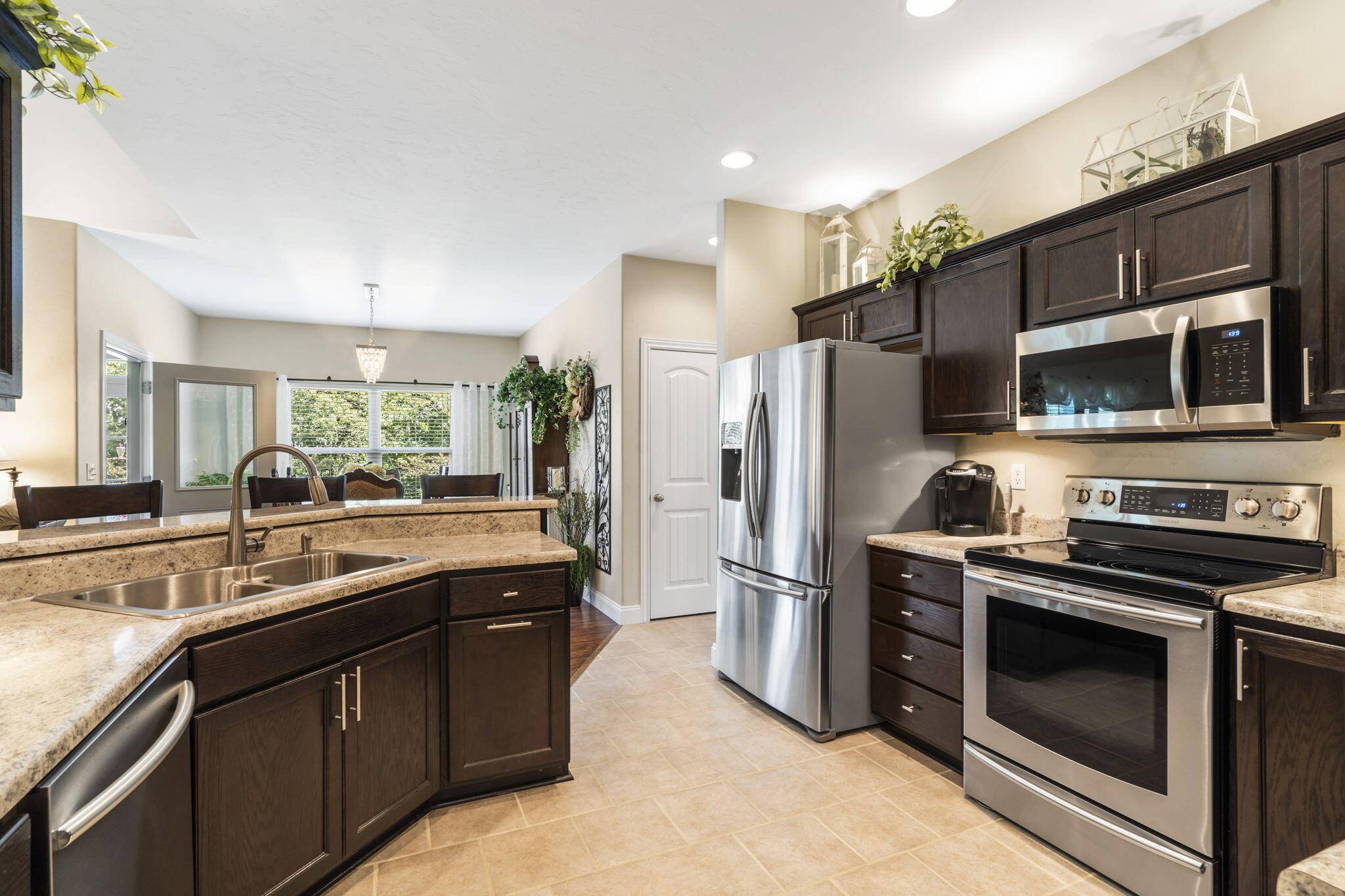 Reeds Spring, MO 65737,94 W Pine LN