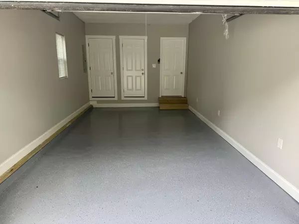 Bolivar, MO 65613,1922 S Village LN