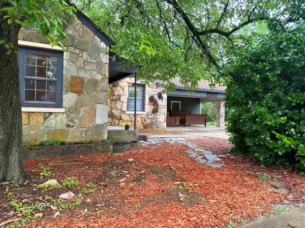 Thayer, MO 65791,404 S 5th ST