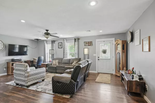 Anderson, MO 64831,1142 Route F