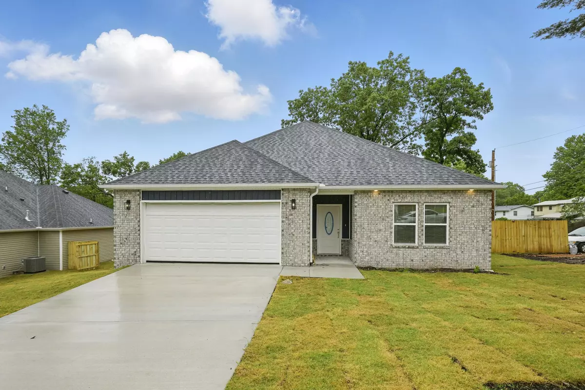 Neosho, MO 64850,406 Barton PL