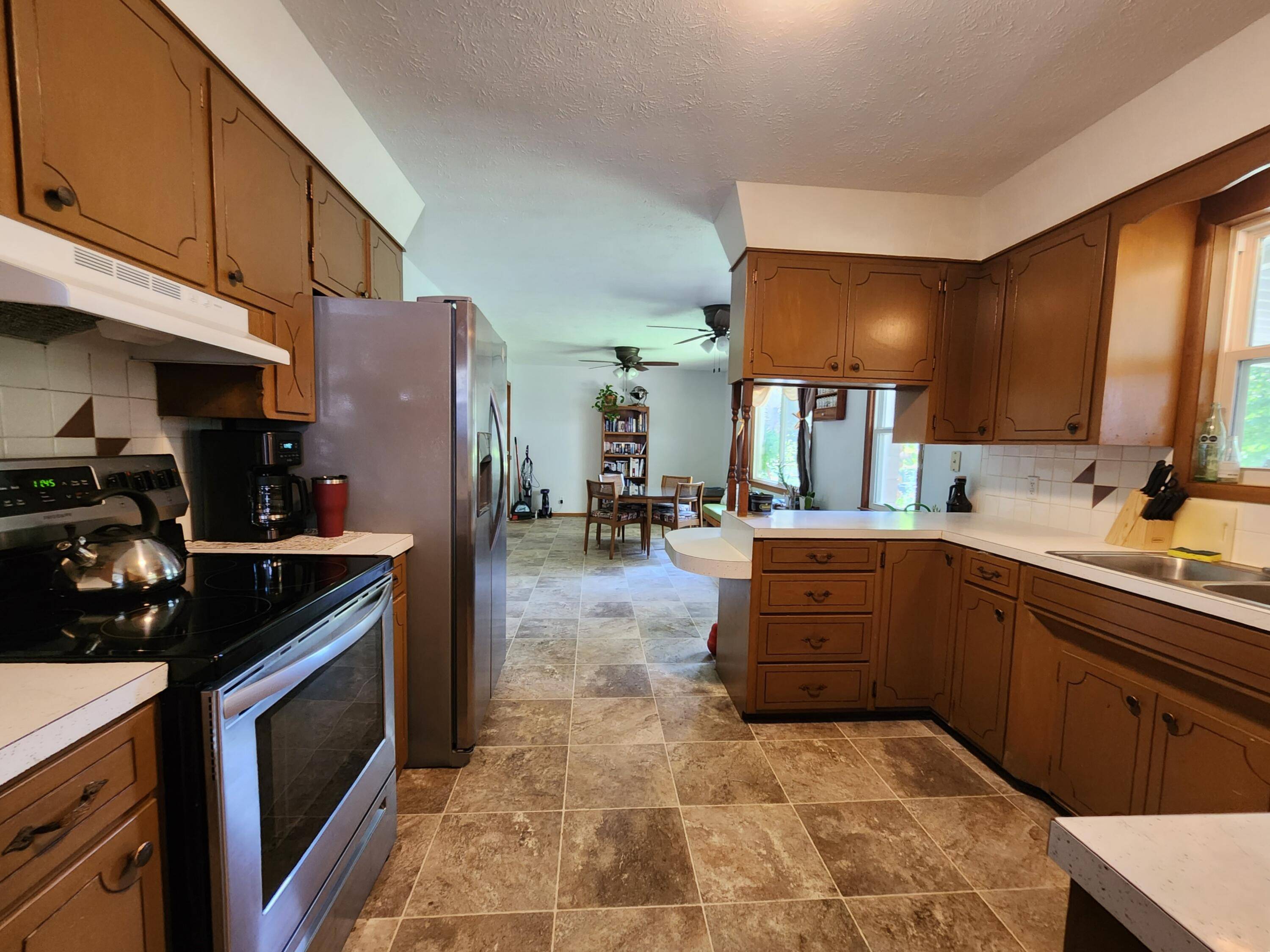 Bolivar, MO 65613,728 E Auburn ST