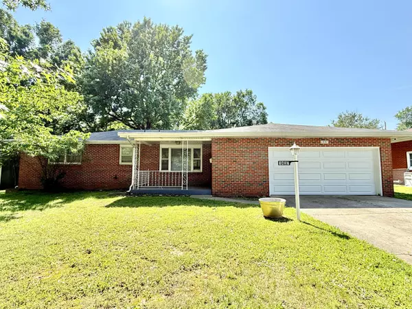 1437 S Catalina AVE, Springfield, MO 65804