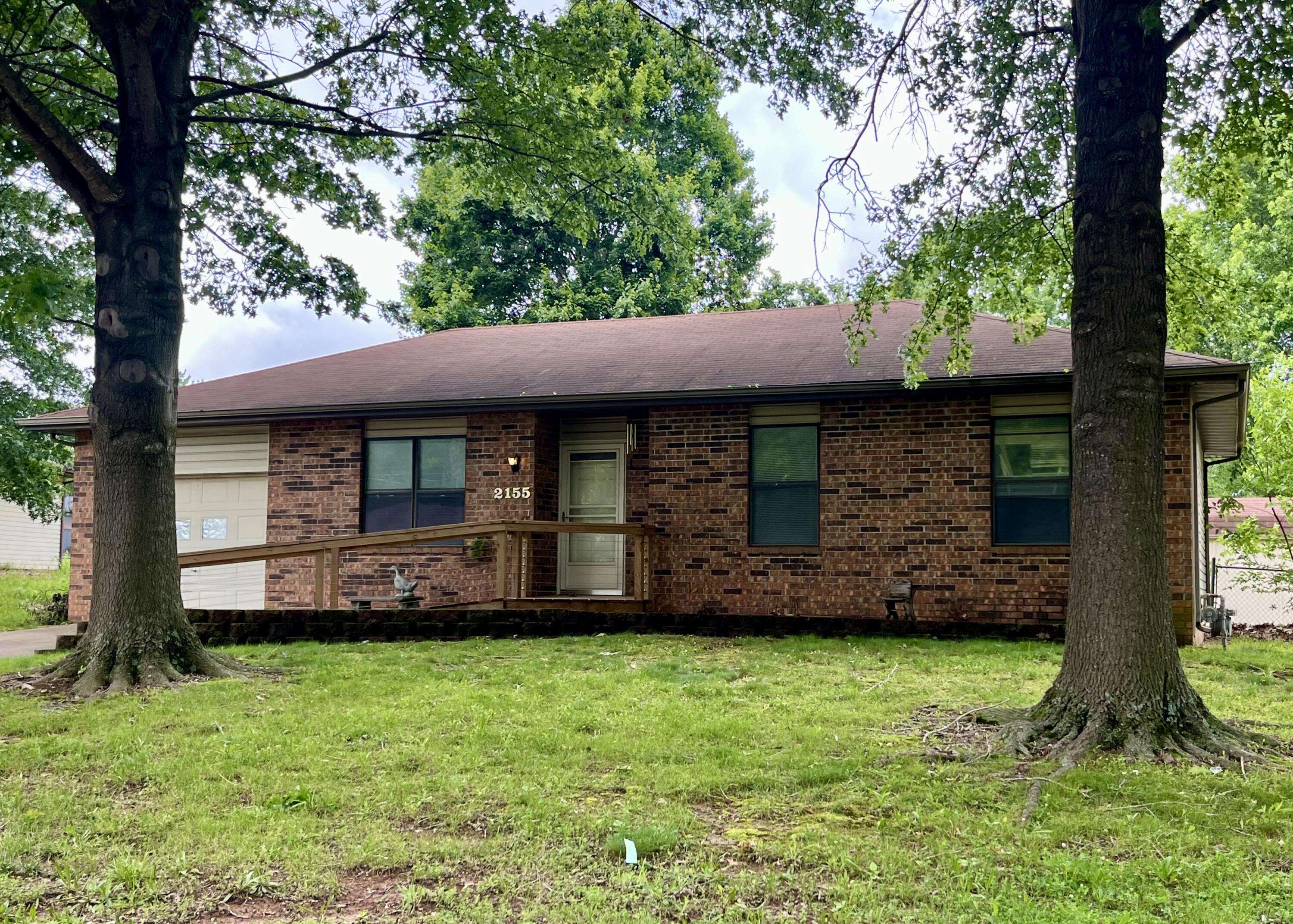 2155 E Redwood ST, Republic, MO 65738