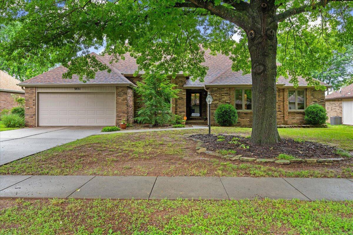 3831 N Delaware AVE, Springfield, MO 65803