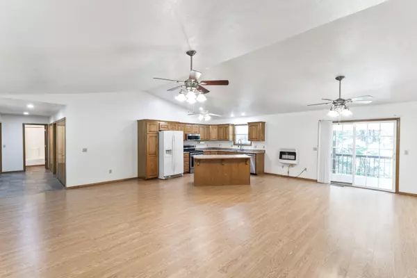 Golden, MO 65658,29474 Farm Road 1260