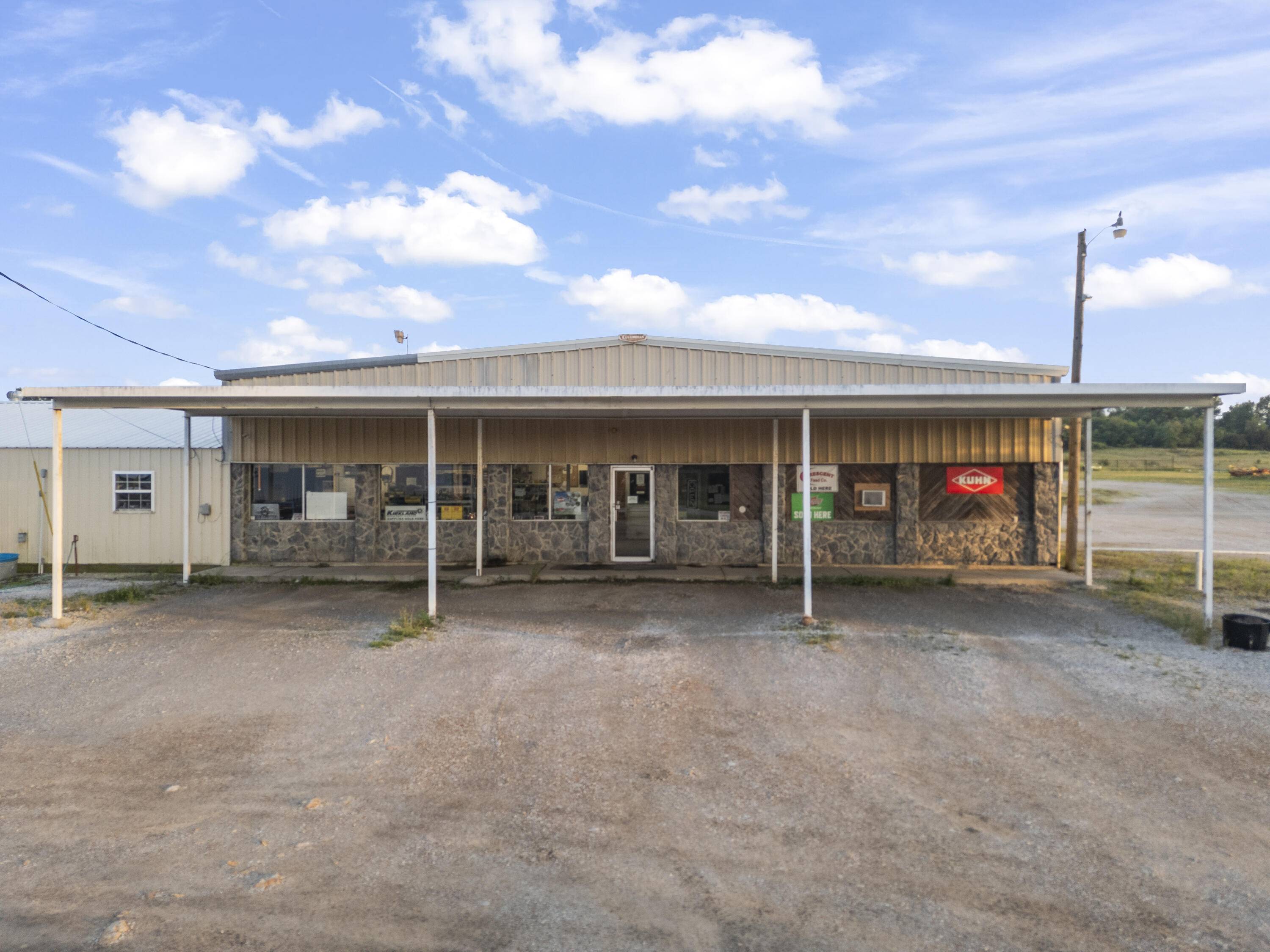 El Dorado Springs, MO 64744,60 E Highway 54