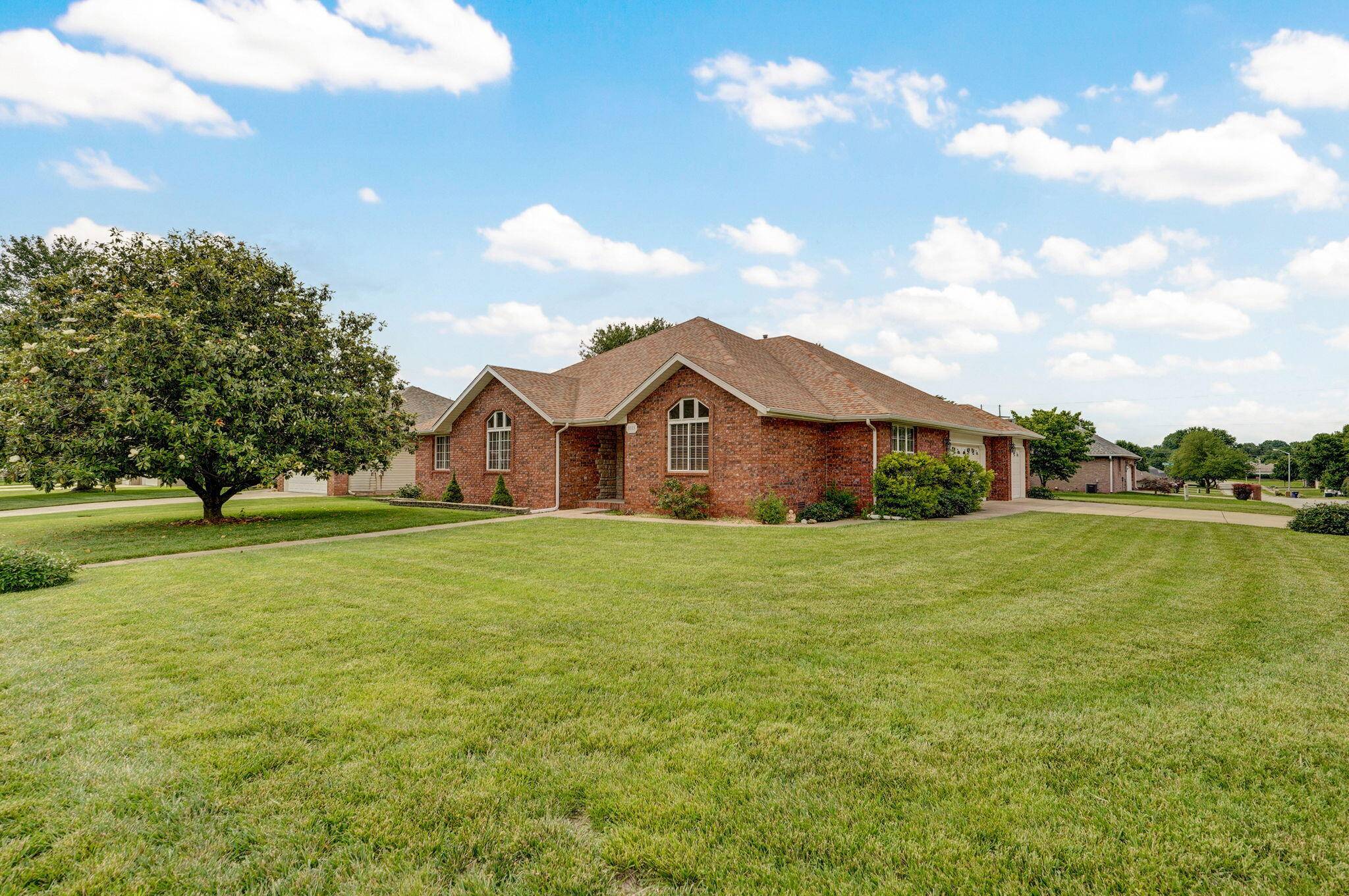 Springfield, MO 65807,3933 W Greenwood ST