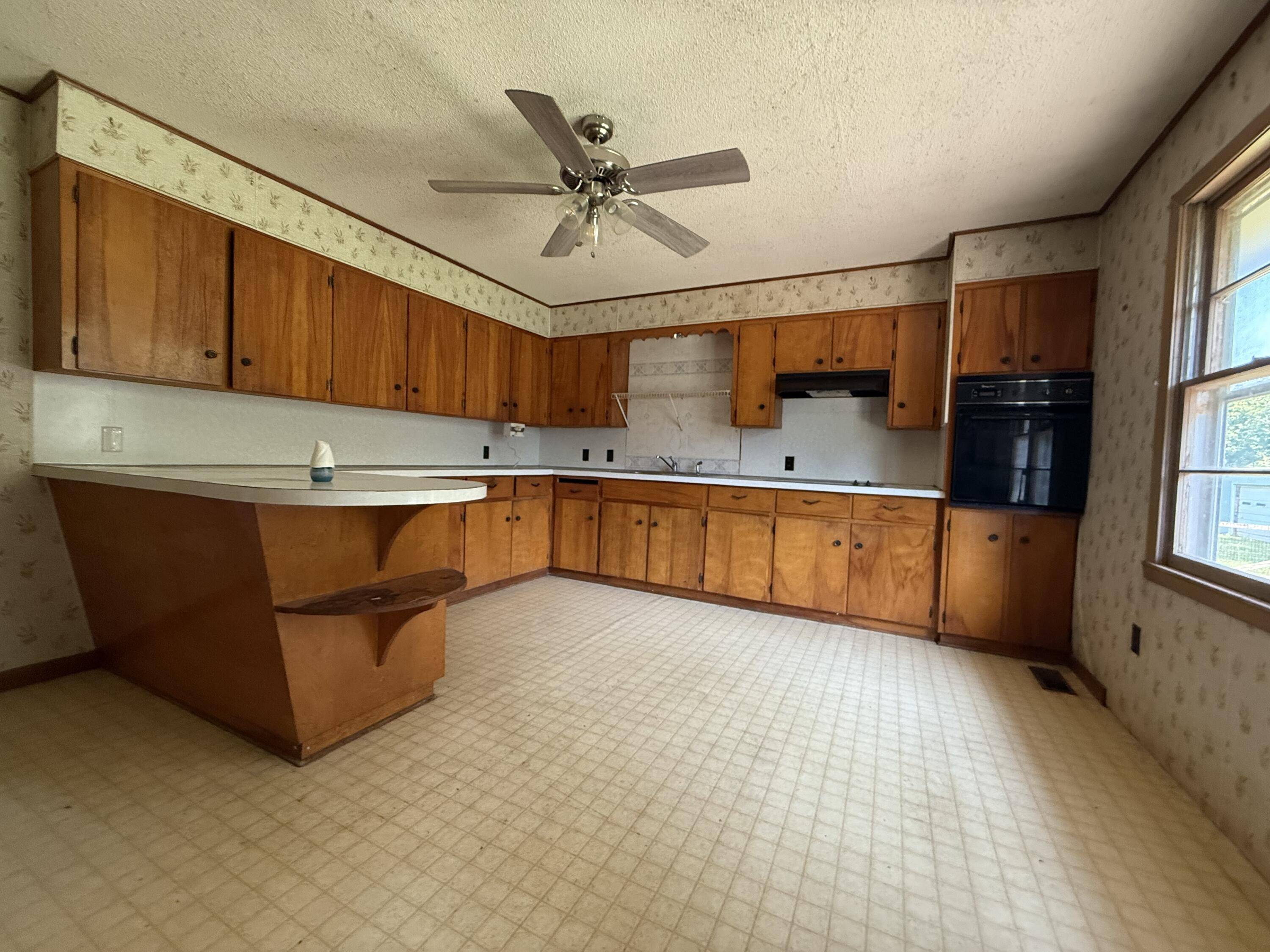 West Plains, MO 65775,852 County Road 1280