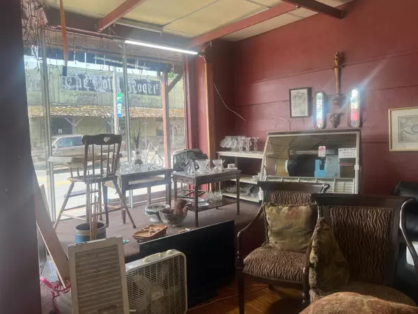 Mammoth Spring, AR 72554,305 Main ST