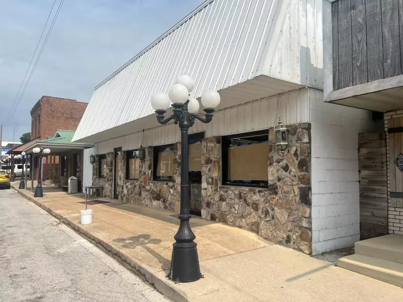233 Main ST, Mammoth Spring, AR 72554