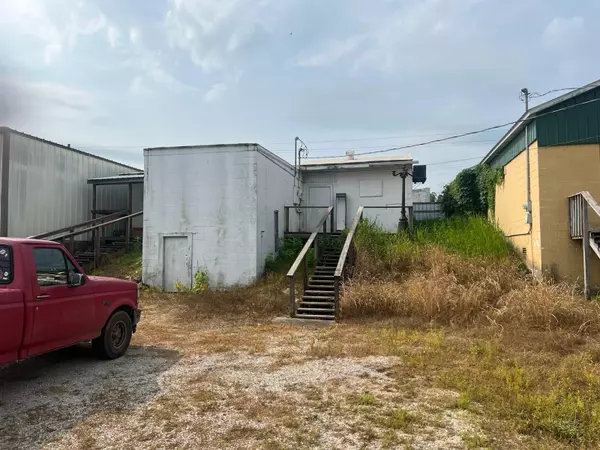 Mammoth Spring, AR 72554,233 Main ST