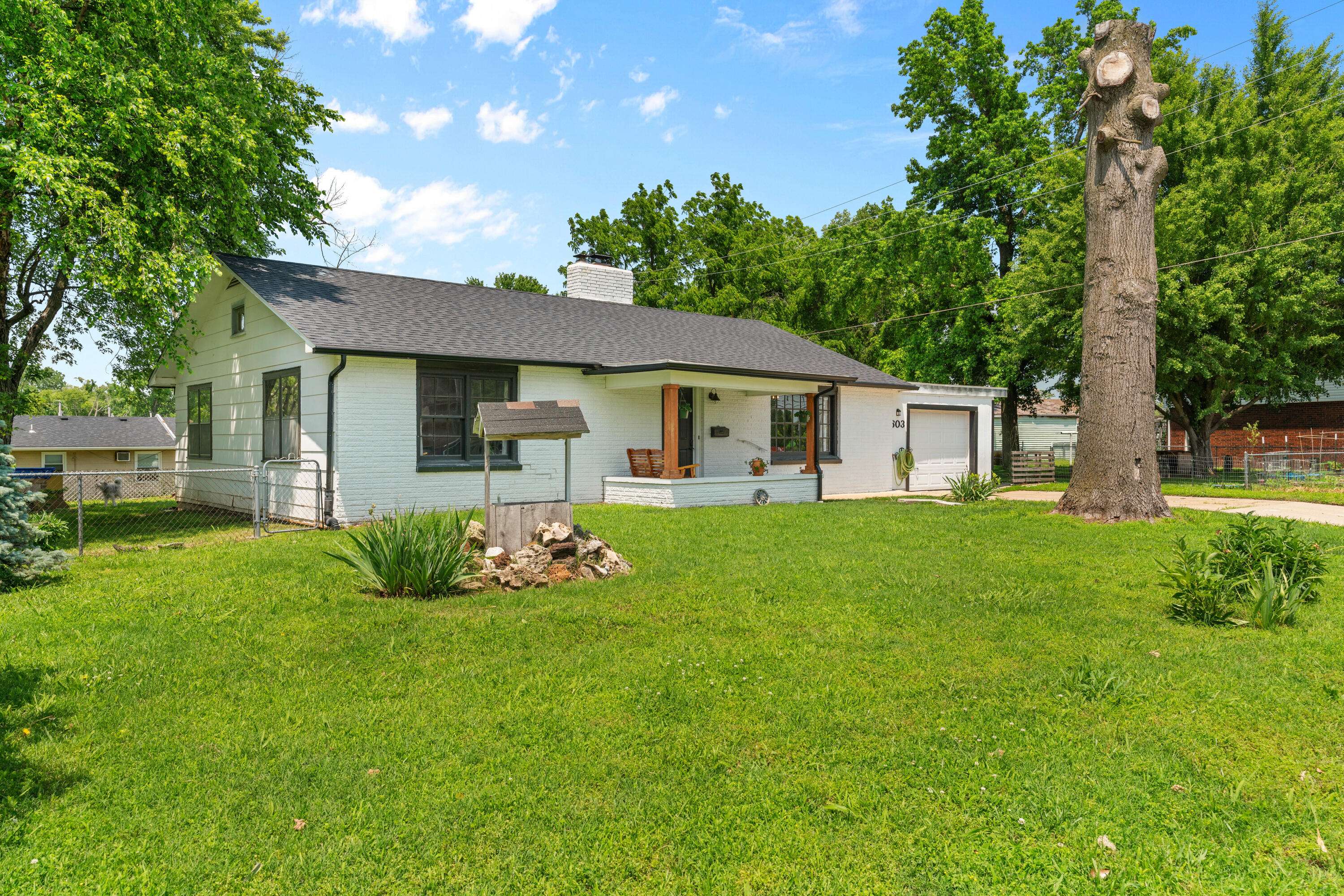 603 W Jackson ST, Bolivar, MO 65613