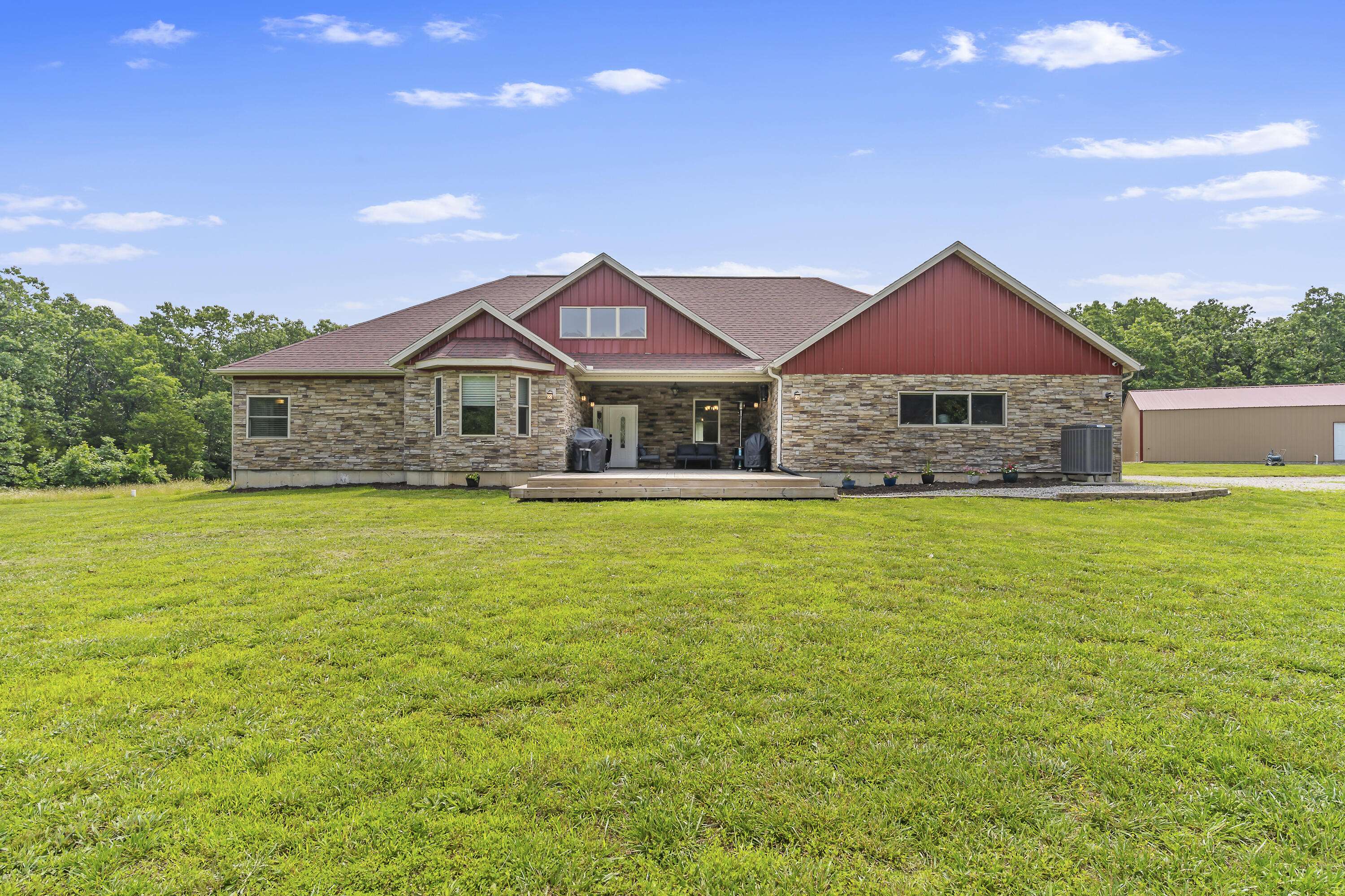 19340 Tulsa DR, Lebanon, MO 65536