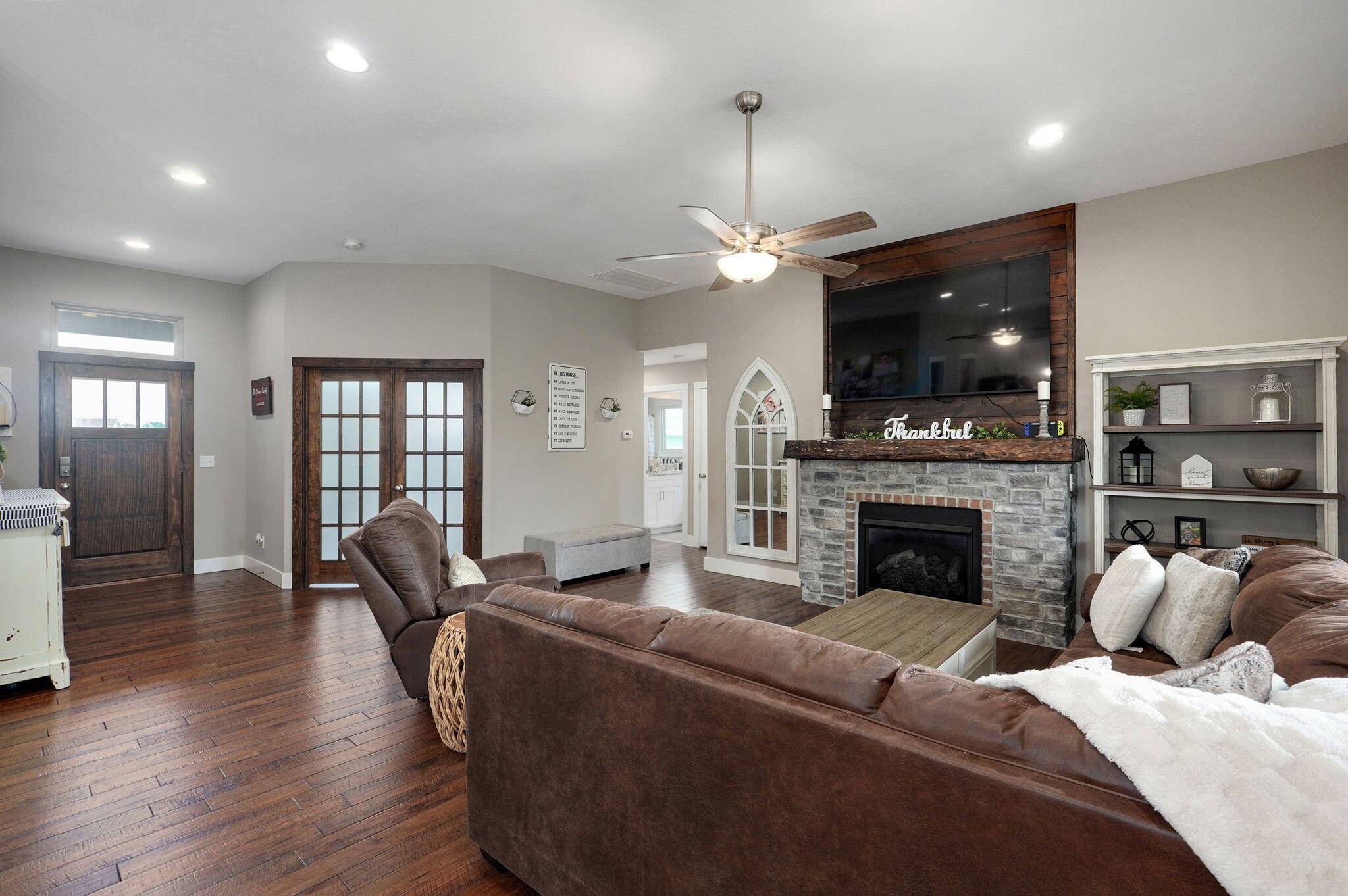 Nixa, MO 65714,926 E Downshire DR