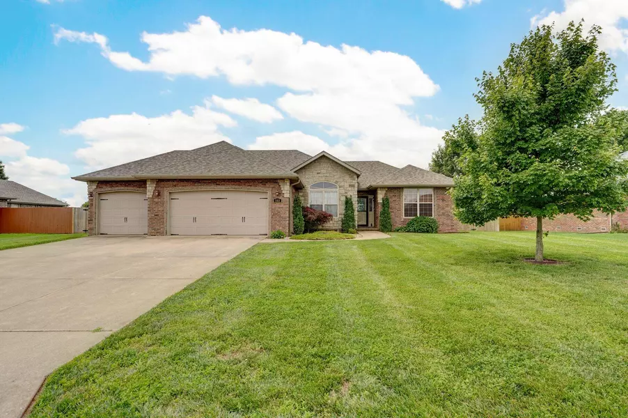 688 Becky ST, Willard, MO 65781