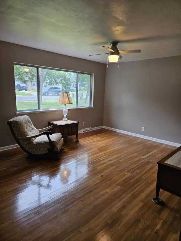 Springfield, MO 65807,1955 S Fort AVE
